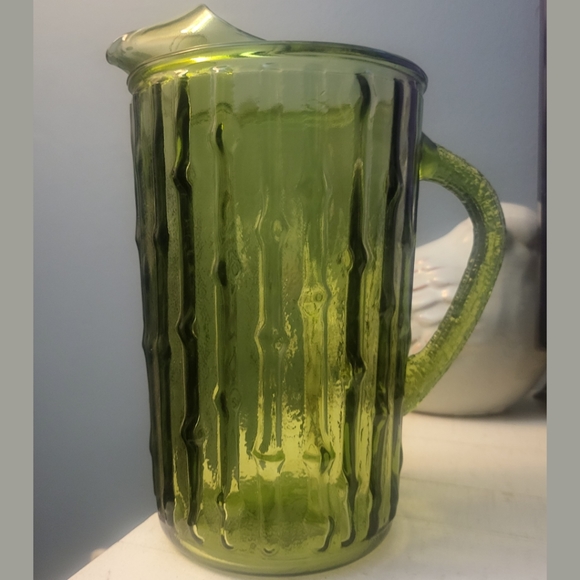 Vtg Anchor Hocking Tahiti Pitcher in Avocado Green - Picture 2 of 2